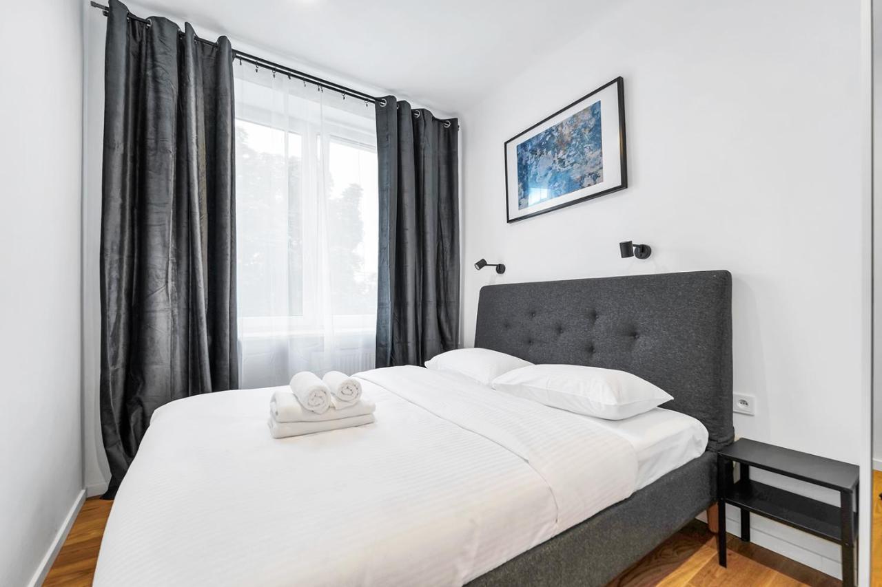 Dzielna Standard Apartment Varşova Dış mekan fotoğraf